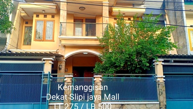Rumah Mewah di Kemanggisan, Jakarta Barat, 3 KT, LT 275m²