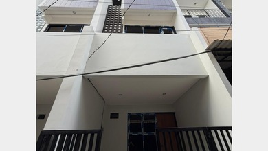 Kesempatan Rumah di Tanjung Duren, Jakarta Barat, LB 120m², Harga 1,39 Miliar