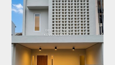 Rumah Dijual di Tanjung Duren, Jakarta Barat, LB 100m², Harga Kompetitif!