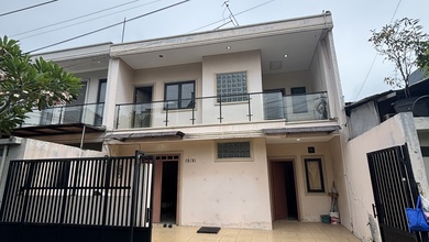 Kesempatan Langka, rumah Mewah di Kembangan, Jakarta Barat, LB 120m²