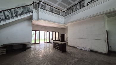 Rumah Sewaan Area Pondok Indah, Jakarta Selatan, LB 900m², 5 KT