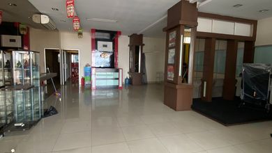 Ruko Gandeng 3 dengan Basement dan 3 Lantai di Tambora, Jaksel