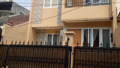 Jual Rumah Strategis di Kebon Jeruk, Jakarta Barat - LT 90m²