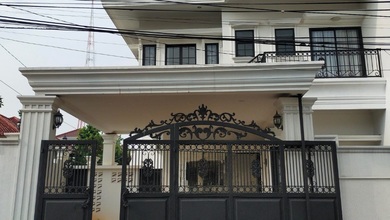 For Sale rumah Eksklusif di Kav DKI, Jakarta Barat - LT 180m²