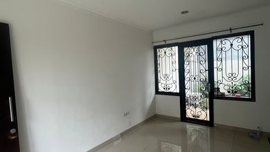 Disewakan Rumah Murah di Serpong, Tangerang Selatan, LT 105m²