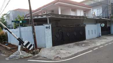 Hunian Mewah di Pancoran, Jakarta Selatan, 5 Kamar Tidur, LT 304m²