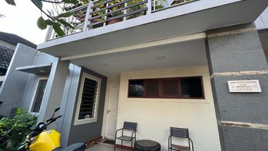 Properti Siap Pakai di Area Ciputat, Tangerang Selatan, LT 180m²