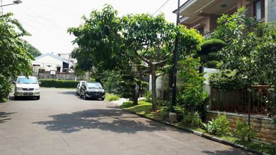 Dijual rumah Mewah di Bintaro, Tangerang Selatan - LT 256m²