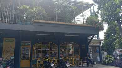 Disewakan Ruang Usaha Strategis di Jatinegara Raya, Jakarta Timur