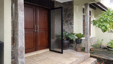 Hunian Elegan di Klender, Jakarta Timur, 5 KT, LT 189m²