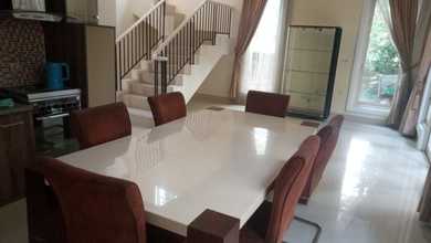 Kesempatan Eksklusif, rumah Mewah di Serpong, Tangerang Selatan, LB 300m²