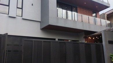 Hunian Mewah di Jatiwarna, Bekasi, 4 Kamar Tidur, LT 385m²