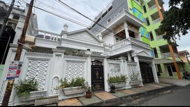 Rumah Prestisius di Kawasan Duren Sawit, Jakarta Timur, LB 650m², Harga 8 Miliar