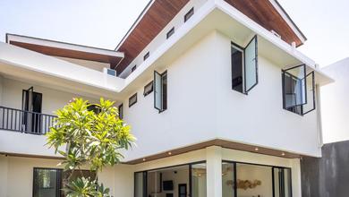Brand New 3 Bedroom Luxurious Villa Near Beach In Ungasan