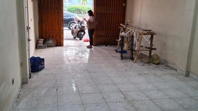 Ruko 2 Lantai Ramai Berjualan