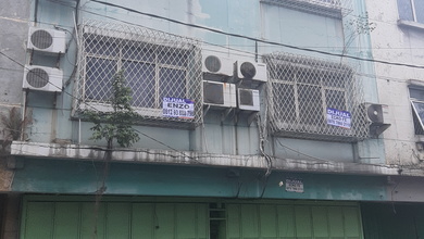 Bisa KPR, Ruko, 3 Lantai, HGB, Dekat Akses Bandara, Siap Huni