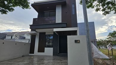Rumah Prestisius di Kawasan Citraland, Surabaya, LB 205m², Harga 2,8 Miliar