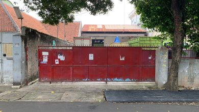 Dijual Cepat Gudang + Kantor di Jl.kubur Islam, Kebayoran Lama Jakarta Selatan