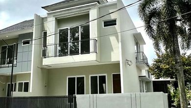 Hunian Mewah di Kawasan Serpong Regency Melati Mas, Tangerang Selatan, LB 154m², Harga 3,25 Miliar