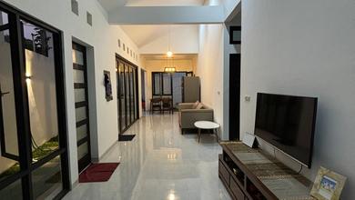 Rumah Elegan di Pondok Pinang, Jakarta Selatan, 3 Kamar Tidur, LT 180m²