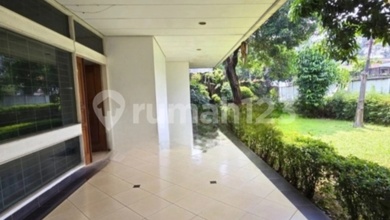 Rumah Elegan di Kemang, Jakarta Selatan, 4 Kamar Tidur, LT 1320m²