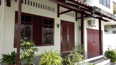 Rumah Area Luxury Medan Baru, Medan - Harga Menarik 15 Miliar