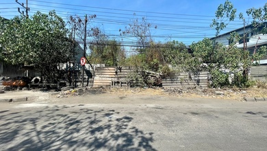 Jual Tanah Lokasi Komplek Margomulyo Pemandangan Danau dan Taman