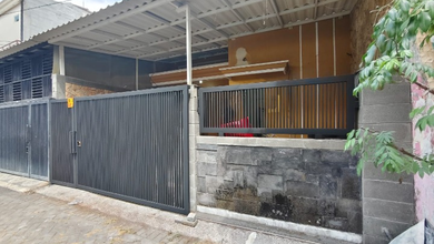 Rumah Dijual di Jambangan, Surabaya, LB 98m², Harga Kompetitif!