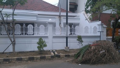 Hunian Mewah di Margorejo, Surabaya, 5 Kamar Tidur, LT 313m²