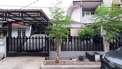 Rumah Dijual di Petukangan, Jakarta Selatan, LB 200m², Harga Terbaik!