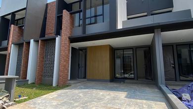 Jual Rumah Strategis di Suvarna Sutera, Tangerang - LT 160m²