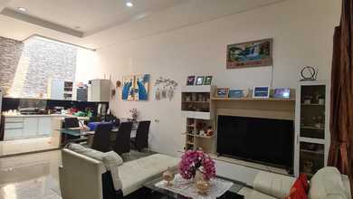 Rumah Mewah di Pluit, Jakarta Utara, 4 KT, LT 120m²