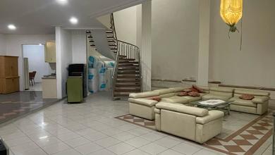 Rumah Unfurnished Daerah Strategis di Pluit