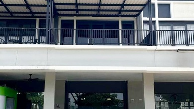 Ruko Melody Gading Serpong Symphonia Hadap Danau Jalan Raya