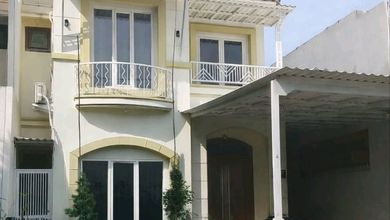 For Sale rumah Eksklusif di Wiyung, Surabaya - LT 200m²