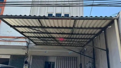 Disewakan Ruko 3 Lantai Dekat Tunjungan dan Raya tegalsari Cocok untuk Kantor, Bank atau Usaha Lainnya