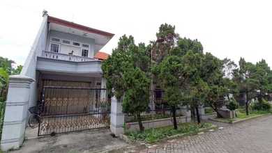 Hunian Mewah di Gayungan, Surabaya, 7 Kamar Tidur, LT 600m²