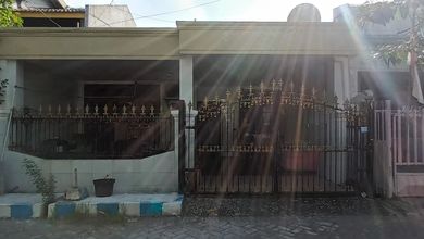 Rumah Dijual di Rungkut, Surabaya, LB 100m², Harga Kompetitif!
