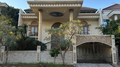 Hunian Elegan di Jemursari, Surabaya, 6 Kamar Tidur, LT 400m²