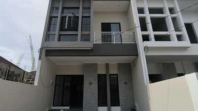 Dijual Rumah Nyaman di Sukolilo, Surabaya - LT 107m²