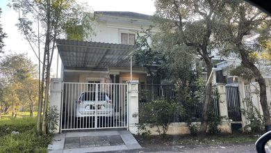 Rumah Prestisius di Kawasan Sambikerep, Surabaya, LB 170m², Harga 2,7 Miliar