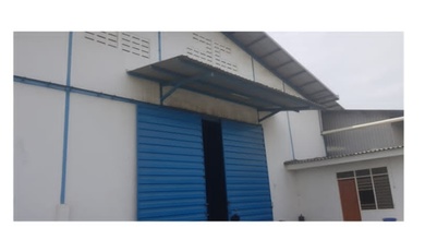 Gudang Di Area Komersil Dan Pergudangan Dekat Gresik Kota