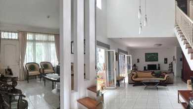 Kesempatan Eksklusif, rumah Mewah di Sektor 9-Bintaro, Tangerang Selatan, LB 184m²