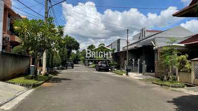 Hunian Elegan di Bintaro, Tangerang Selatan, 2 KT, LT 160m²