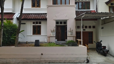 Hunian Elite di Kawasan Ciputat Timur, Tangerang Selatan, LB 300m², Harga 4,3 Miliar