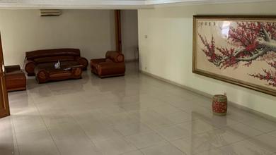 Hunian Mewah di Kebayoran Baru, Jakarta Selatan, 8 KT, LT 864m²