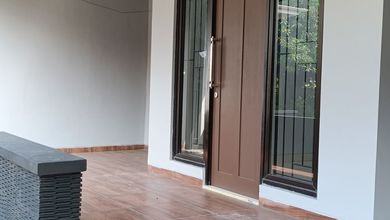 Rumah Semi Furnished Siap Huni di Graha Raya
