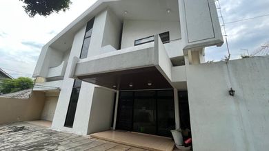 Hunian Elegan di Pondok Indah, Jakarta Selatan, 4 KT, LT 704m²