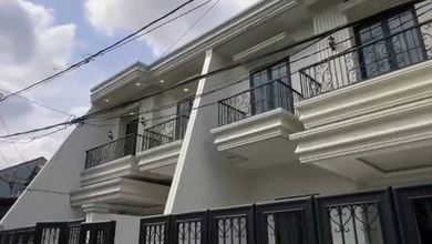 Kesempatan Langka, rumah Prestisius di Duren Sawit, Jakarta Timur, LB 250m²
