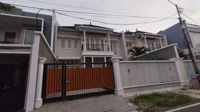 Rumah Prestisius di Kawasan Cempaka Putih, Jakarta Pusat, LB 260m², Harga 7,4 Miliar